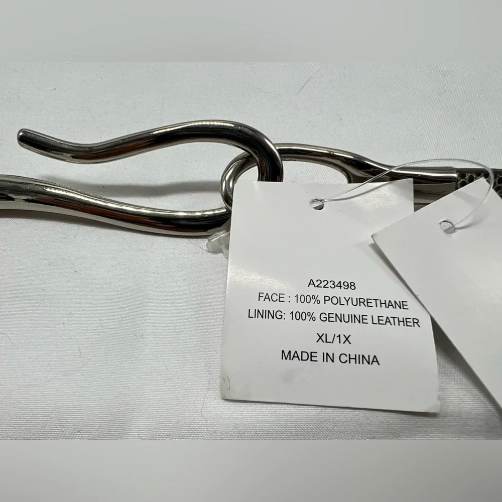 Skinny Aimee Lynn snakesskin like leather belt